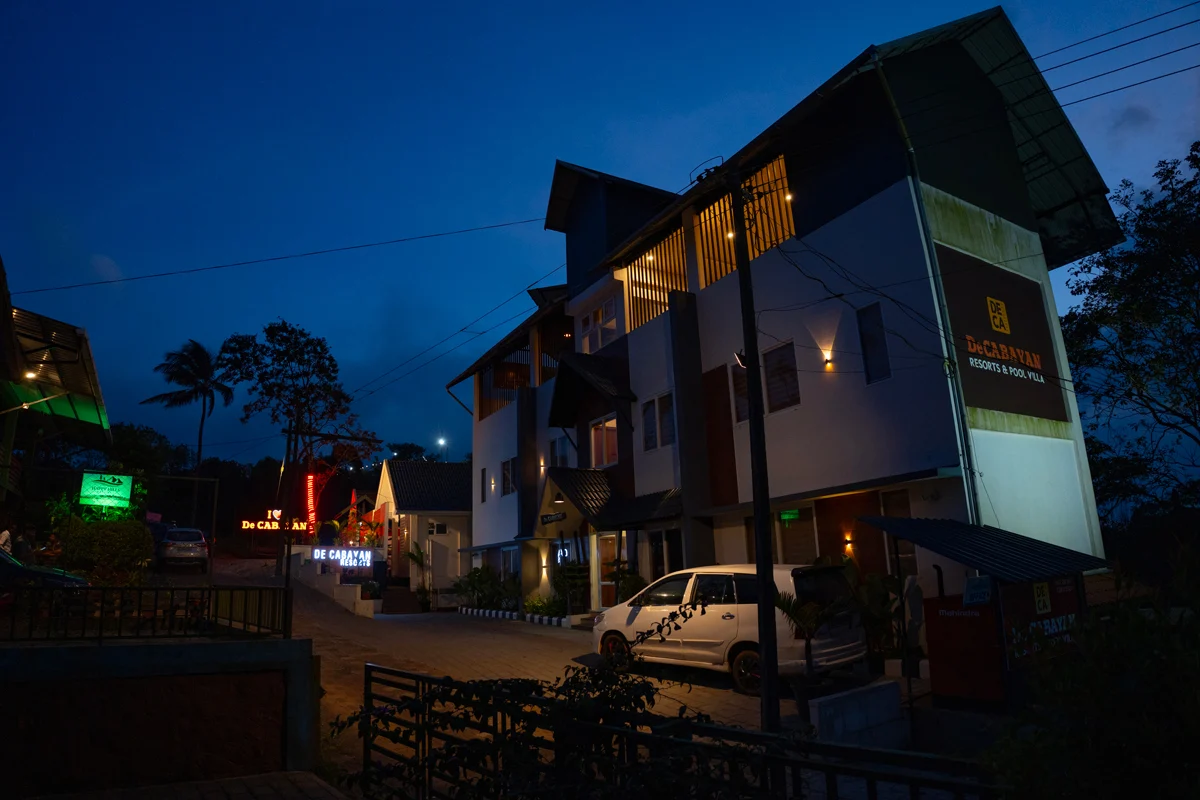 Resort Night Ambience